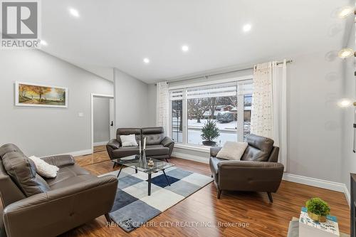 71 Sunray Avenue, London South (South V), ON - Indoor Photo Showing Living Room