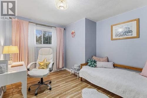 71 Sunray Avenue, London South (South V), ON - Indoor Photo Showing Bedroom