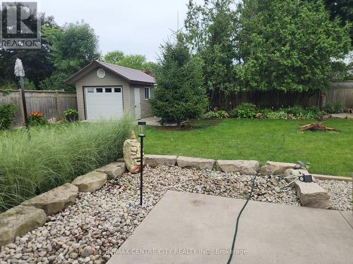 71 Sunray Avenue, London South (South V), ON - Outdoor With Backyard