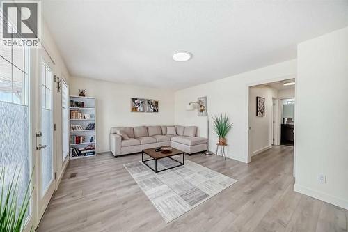 437 Auburn Bay Drive Se, Calgary, AB - Indoor Photo Showing Living Room