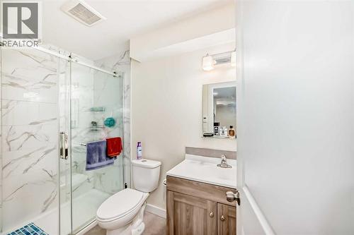 437 Auburn Bay Drive Se, Calgary, AB - Indoor Photo Showing Bathroom