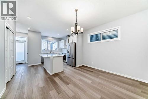 32 Creekview Common Sw, Calgary, AB - Indoor Photo Showing Kitchen