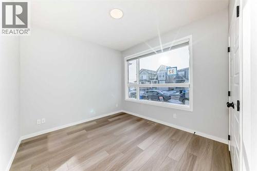 32 Creekview Common Sw, Calgary, AB - Indoor Photo Showing Other Room