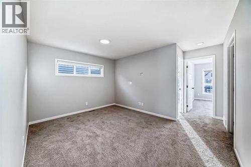 32 Creekview Common Sw, Calgary, AB - Indoor Photo Showing Other Room