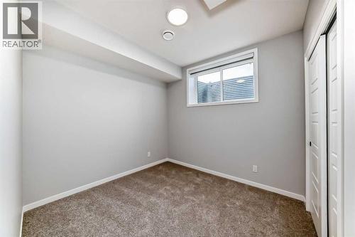32 Creekview Common Sw, Calgary, AB - Indoor Photo Showing Other Room