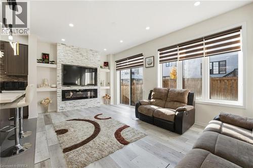 29 Arnold Marshall Boulevard, Caledonia, ON - Indoor Photo Showing Living Room