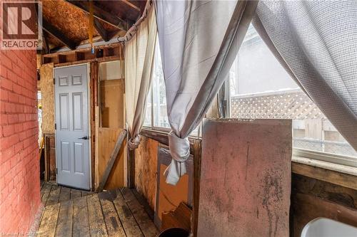24 Fullerton Avenue, Hamilton, ON - Indoor Photo Showing Other Room
