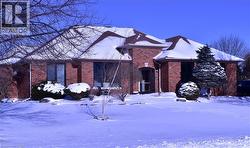 10 FEATHERSTONE Avenue  Selkirk, ON N0A 1P0