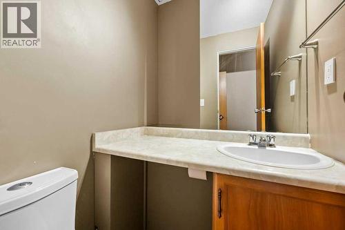 2719 Chalice Road Nw, Calgary, AB - Indoor Photo Showing Bathroom