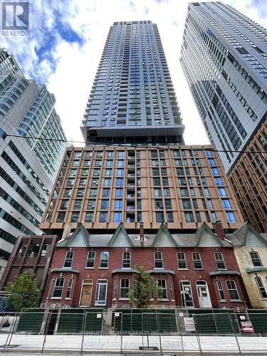 3715 - 8 WIDMER STREET  Toronto, ON M5V 0W6