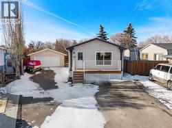 220 Big Hill Place SE  Airdrie, AB T4A 1R6
