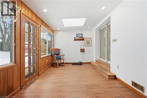 940 Brucedale Avenue E, Hamilton, ON - Indoor Photo Showing Other Room