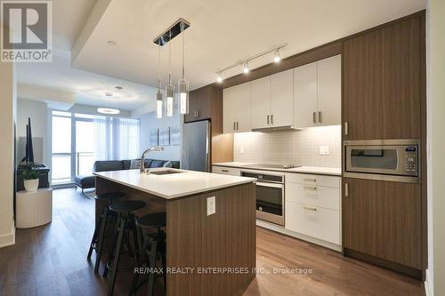 222 - 1575 Lakeshore Road W, Mississauga, ON - Indoor Photo Showing Kitchen With Upgraded Kitchen