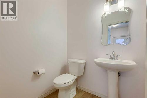123 Marquis Green Se, Calgary, AB - Indoor Photo Showing Bathroom