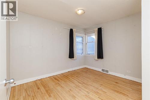 2820 Parkdale Boulevard Nw, Calgary, AB - Indoor Photo Showing Other Room
