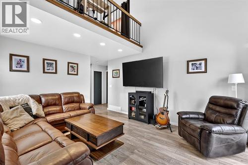 941 Ranchview Crescent Nw, Calgary, AB - Indoor Photo Showing Living Room