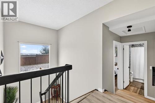 941 Ranchview Crescent Nw, Calgary, AB - Indoor Photo Showing Other Room