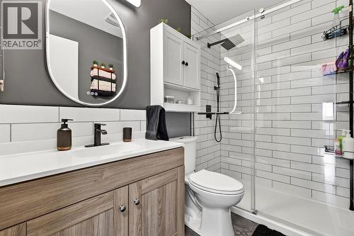 941 Ranchview Crescent Nw, Calgary, AB - Indoor Photo Showing Bathroom