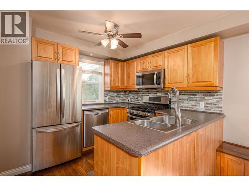 1601 Gorse Street, Prince George, BC - Indoor Photo Showing Kitchen With Double Sink