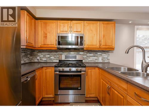 1601 Gorse Street, Prince George, BC - Indoor Photo Showing Kitchen With Double Sink