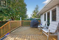 Private deck for entertaining - 