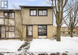 6 - 7868 JEANNE D'ARC BOULEVARD N  Ottawa, ON K1C 2E9