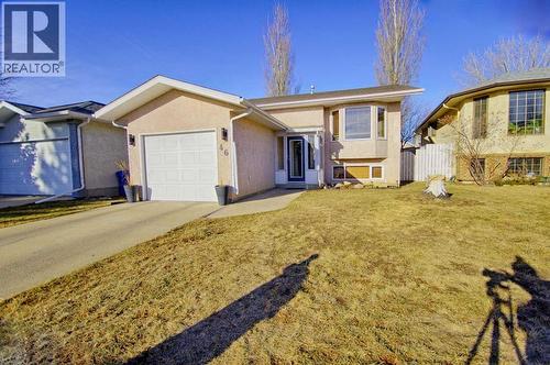 46 Heritage Crescent W  Lethbridge, AB T1K 6X2
