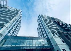 1711 - 38 HONEYCRISP CRESCENT  Vaughan, ON L4K 0M8