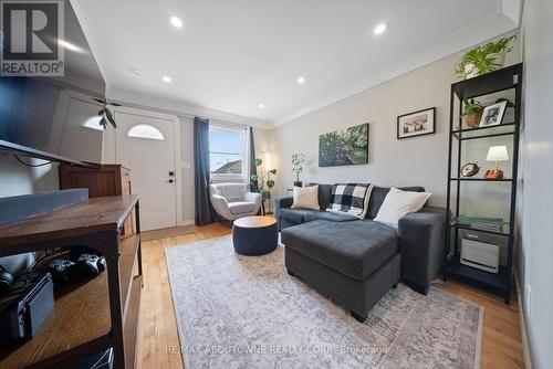 435 Waverly Street, Hamilton, ON - Indoor Photo Showing Living Room