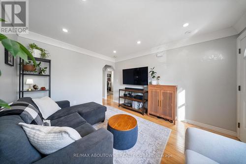 435 Waverly Street, Hamilton, ON - Indoor Photo Showing Living Room