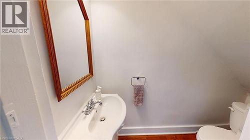 132 Ferguson Avenue N, Hamilton, ON - Indoor Photo Showing Bathroom