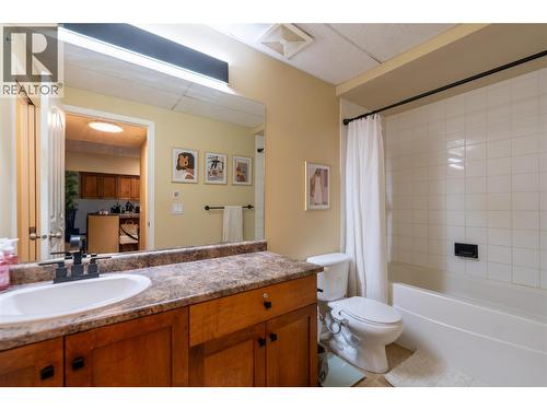 3178 Via Centrale Unit# 2201, Kelowna, BC - Indoor Photo Showing Bathroom