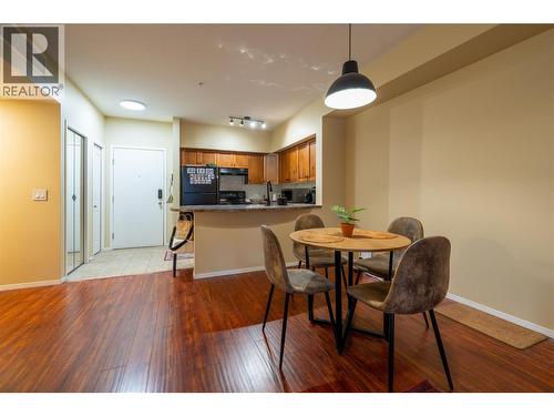3178 Via Centrale Unit# 2201, Kelowna, BC - Indoor Photo Showing Dining Room