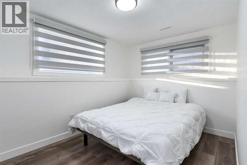 6163 Penworth Road Se, Calgary, AB - Indoor Photo Showing Bedroom