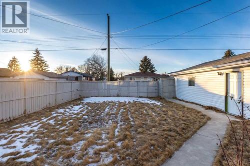 6163 Penworth Road Se, Calgary, AB - Outdoor