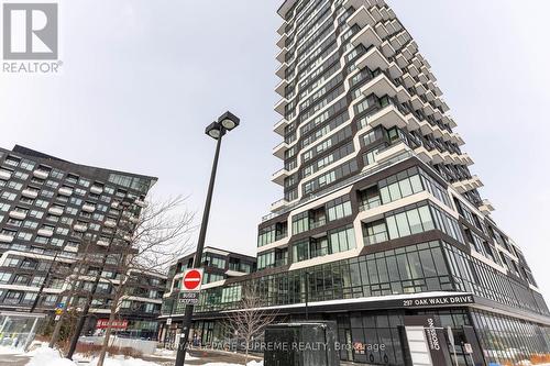 2010 - 297 OAK WALK DRIVE  Oakville, ON L6H 3R6