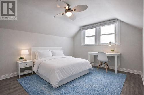 256 Walter Avenue S, Hamilton, ON - Indoor Photo Showing Bedroom