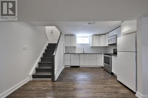 256 Walter Avenue S, Hamilton, ON - Indoor Photo Showing Kitchen