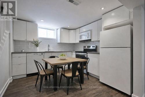 256 Walter Avenue S, Hamilton, ON - Indoor Photo Showing Other Room