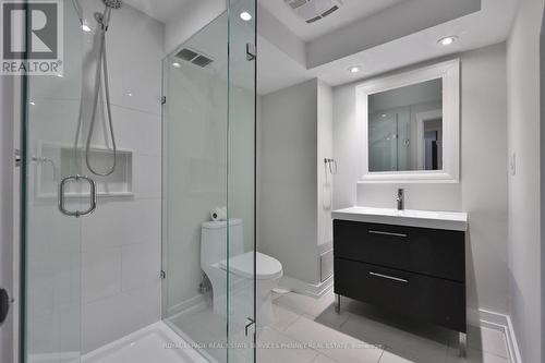256 Walter Avenue S, Hamilton, ON - Indoor Photo Showing Bathroom