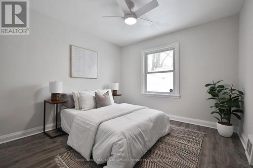 256 Walter Avenue S, Hamilton, ON - Indoor Photo Showing Bedroom