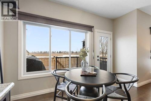 100 Lakeside View, Strathmore, AB - Indoor Photo Showing Dining Room