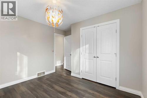 100 Lakeside View, Strathmore, AB - Indoor Photo Showing Other Room