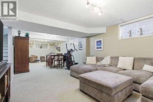 1601 52 Avenue, Lloydminster, AB - Indoor