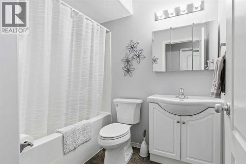1601 52 Avenue, Lloydminster, AB - Indoor Photo Showing Bathroom