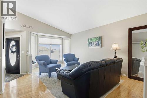 1601 52 Avenue, Lloydminster, AB - Indoor Photo Showing Living Room
