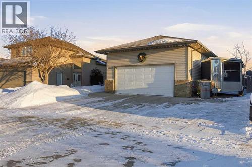 1601 52 Avenue, Lloydminster, AB - Outdoor