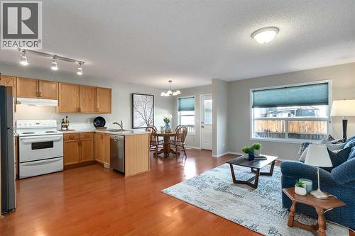 419 Coventry Road Ne, Calgary, AB - Indoor