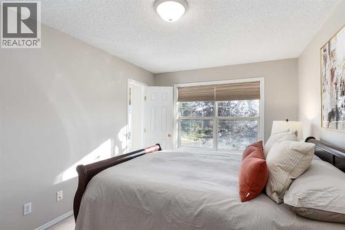 419 Coventry Road Ne, Calgary, AB - Indoor Photo Showing Bedroom