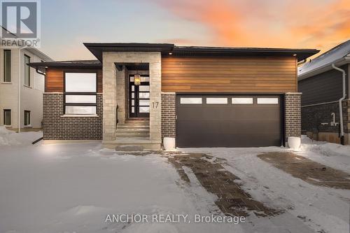 17 KEMP CRESCENT  Strathroy-Caradoc (Ne), ON N7G 0G3